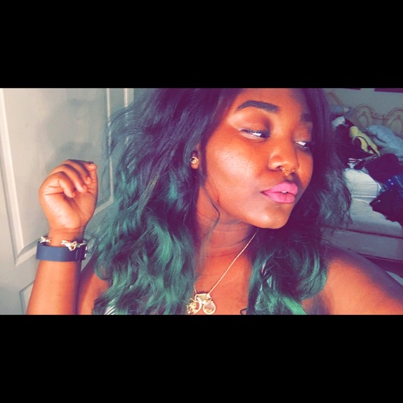 Meet your Posher, Leah - Picture 1 of 1